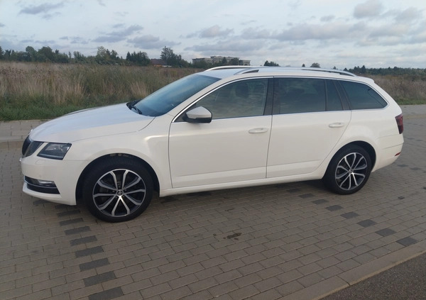 Skoda Octavia cena 73500 przebieg: 173600, rok produkcji 2017 z Białystok małe 407